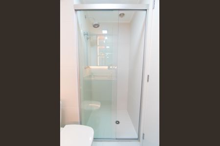 Apartamento para alugar com 65m², 2 quartos e 1 vaga Apartamento para alugar com 65m², 2 quartos e 1 vagaBanheiro social
