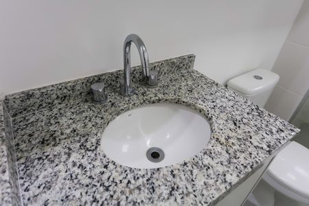 Apartamento à venda com 77m², 2 quartos e 2 vagas Apartamento à venda com 77m², 2 quartos e 2 vagasBanheiro da Suíte