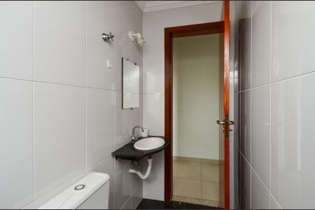 Casa à venda com 219m², 3 quartos e 4 vagas Casa à venda com 219m², 3 quartos e 4 vagasBanheiro Social 2