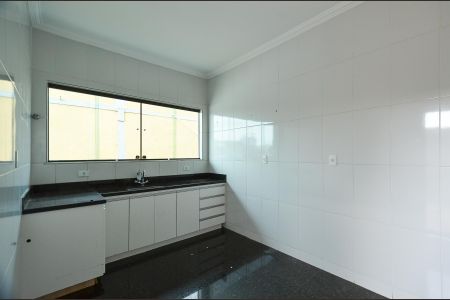 Casa à venda com 219m², 3 quartos e 4 vagas Casa à venda com 219m², 3 quartos e 4 vagasCozinha