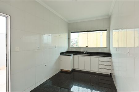 Casa à venda com 219m², 3 quartos e 4 vagas Casa à venda com 219m², 3 quartos e 4 vagasCozinha