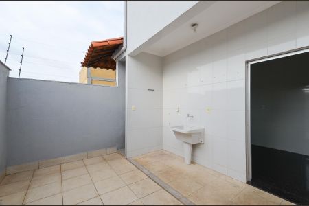 Casa à venda com 219m², 3 quartos e 4 vagas Casa à venda com 219m², 3 quartos e 4 vagasÁrea de Serviço