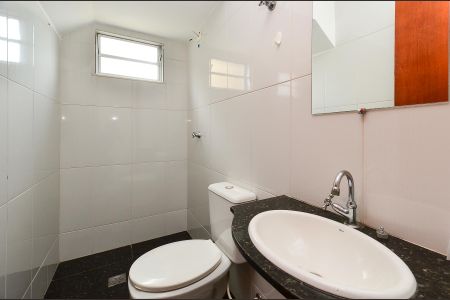 Casa à venda com 219m², 3 quartos e 4 vagas Casa à venda com 219m², 3 quartos e 4 vagasBanheiro Social 2