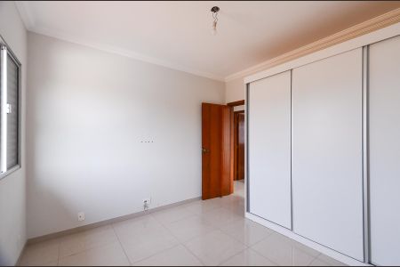 Casa à venda com 219m², 3 quartos e 4 vagas Casa à venda com 219m², 3 quartos e 4 vagasQuarto 1