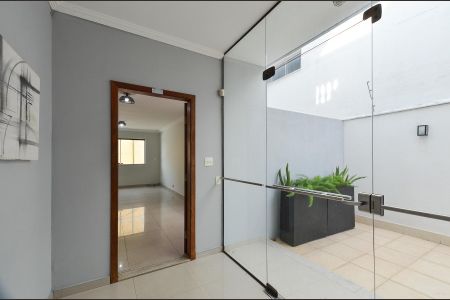Casa à venda com 219m², 3 quartos e 4 vagas Casa à venda com 219m², 3 quartos e 4 vagasHall de entrada