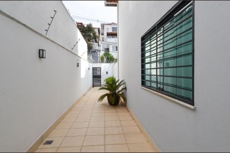 Casa à venda com 219m², 3 quartos e 4 vagas Casa à venda com 219m², 3 quartos e 4 vagasEntrada