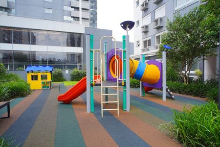 Apartamento à venda com 67m², 2 quartos e 1 vaga Apartamento à venda com 67m², 2 quartos e 1 vagaÁrea comum - Playground