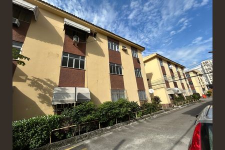 Apartamento para alugar com 50m², 2 quartos e 1 vagaFachada + placa