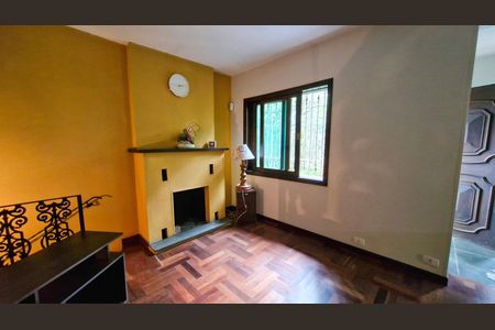 Casa à venda com 257m², 5 quartos e 3 vagas