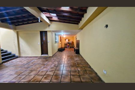 Casa à venda com 257m², 5 quartos e 3 vagas