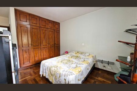 Casa à venda com 257m², 5 quartos e 3 vagas