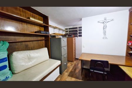 Casa à venda com 257m², 5 quartos e 3 vagas
