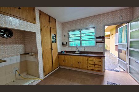 Casa à venda com 257m², 5 quartos e 3 vagas
