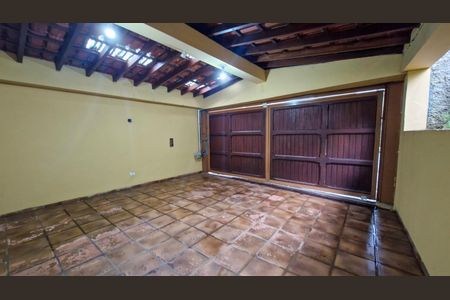 Casa à venda com 257m², 5 quartos e 3 vagas