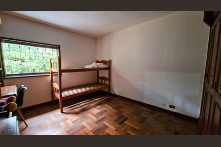 Casa à venda com 257m², 5 quartos e 3 vagas