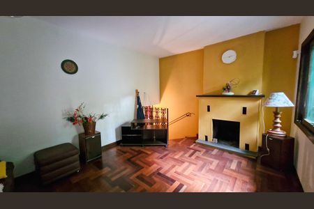 Casa à venda com 257m², 5 quartos e 3 vagas