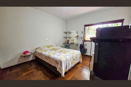 Casa à venda com 257m², 5 quartos e 3 vagas