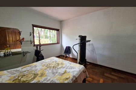 Casa à venda com 257m², 5 quartos e 3 vagas