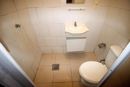 Banheiro de kitnet/studio para alugar com 1 quarto, 32m² em Centro, Sorocaba