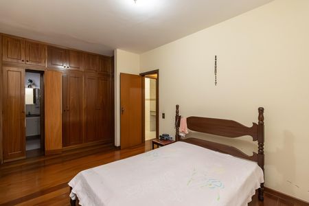 Apartamento à venda com 250m², 5 quartos e 3 vagas Apartamento à venda com 250m², 5 quartos e 3 vagasQuarto 5