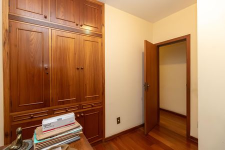 Apartamento à venda com 250m², 5 quartos e 3 vagas Apartamento à venda com 250m², 5 quartos e 3 vagasQuarto 3