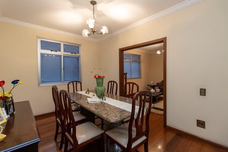 Apartamento à venda com 250m², 5 quartos e 3 vagas Apartamento à venda com 250m², 5 quartos e 3 vagasCopa