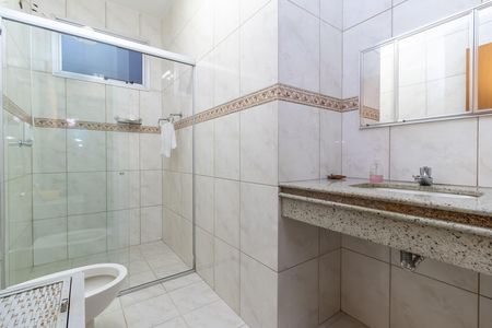 Apartamento à venda com 250m², 5 quartos e 3 vagas Apartamento à venda com 250m², 5 quartos e 3 vagasBanheiro Social