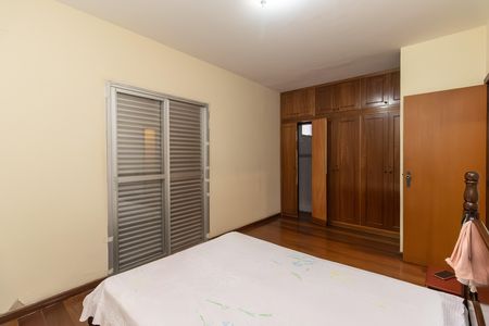 Apartamento à venda com 250m², 5 quartos e 3 vagas Apartamento à venda com 250m², 5 quartos e 3 vagasQuarto 5