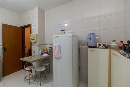 Apartamento à venda com 250m², 5 quartos e 3 vagas Apartamento à venda com 250m², 5 quartos e 3 vagasCozinha