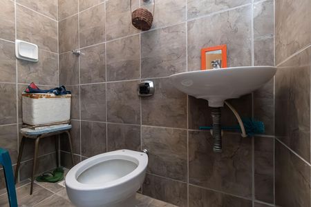 Apartamento à venda com 250m², 5 quartos e 3 vagas Apartamento à venda com 250m², 5 quartos e 3 vagasBanheiro de serviço