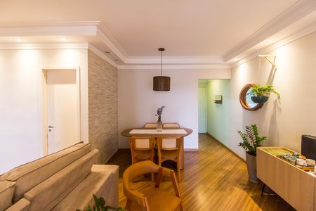 Sala de apartamento à venda com 2 quartos, 85m² em Jardim Tupanci, Barueri