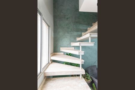 Escada de apartamento à venda com 2 quartos, 98m² em Jardim Nova Europa, Campinas