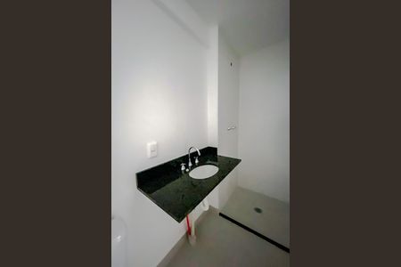 Apartamento à venda com 71m², 2 quartos e 1 vaga Apartamento à venda com 71m², 2 quartos e 1 vagaBanheiro
