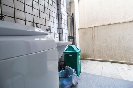 Casa à venda com 353m², 3 quartos e 2 vagas Casa à venda com 353m², 3 quartos e 2 vagasÁrea de Serviço