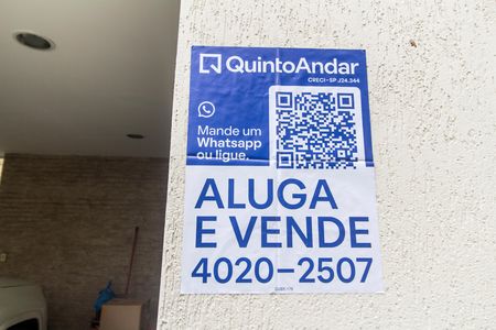 Casa à venda com 353m², 3 quartos e 2 vagas Casa à venda com 353m², 3 quartos e 2 vagasVista da Rua
