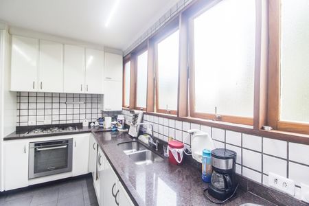 Casa à venda com 353m², 3 quartos e 2 vagas Casa à venda com 353m², 3 quartos e 2 vagasCozinha