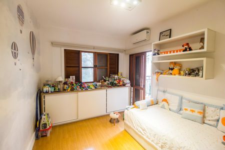 Casa à venda com 353m², 3 quartos e 2 vagas Casa à venda com 353m², 3 quartos e 2 vagasQuarto 3