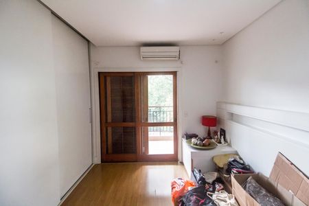 Casa à venda com 353m², 3 quartos e 2 vagas Casa à venda com 353m², 3 quartos e 2 vagasQuarto 2