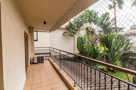 Casa à venda com 353m², 3 quartos e 2 vagas Casa à venda com 353m², 3 quartos e 2 vagasVista da Varanda