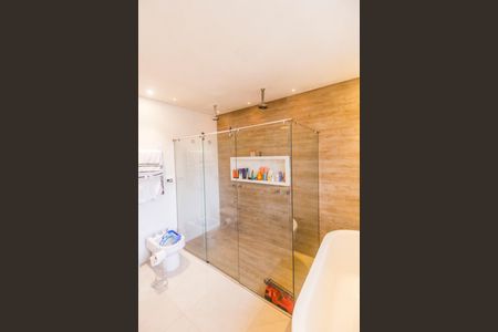 Casa à venda com 353m², 3 quartos e 2 vagas Casa à venda com 353m², 3 quartos e 2 vagasBanheiro da Suíte