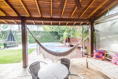 Casa à venda com 353m², 3 quartos e 2 vagas Casa à venda com 353m², 3 quartos e 2 vagasÁrea gourmet
