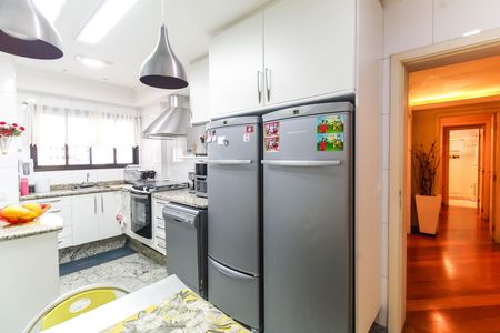 Apartamento para alugar com 140m², 2 quartos e 3 vagas Apartamento para alugar com 140m², 2 quartos e 3 vagasCozinha