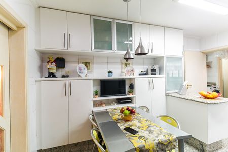 Apartamento para alugar com 140m², 2 quartos e 3 vagas Apartamento para alugar com 140m², 2 quartos e 3 vagasCozinha
