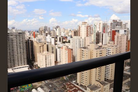 Vista da Suíte de apartamento para alugar com 1 quarto, 49m² em Setor Bueno, Goiânia