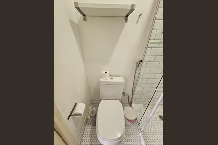 Studio à venda com 33m², 1 quarto e 2 vagas Studio à venda com 33m², 1 quarto e 2 vagasBanheiro