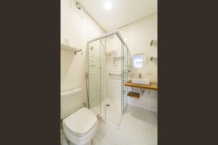 Studio à venda com 33m², 1 quarto e 2 vagas Studio à venda com 33m², 1 quarto e 2 vagasBanheiro