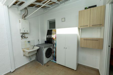 Casa de condomínio à venda com 90m², 3 quartos e 2 vagasLAVANDERIA