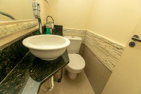 Casa de condomínio à venda com 90m², 3 quartos e 2 vagasLAVABO