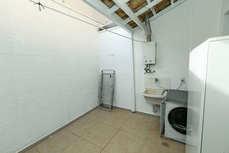 Casa de condomínio à venda com 90m², 3 quartos e 2 vagasLAVANDERIA