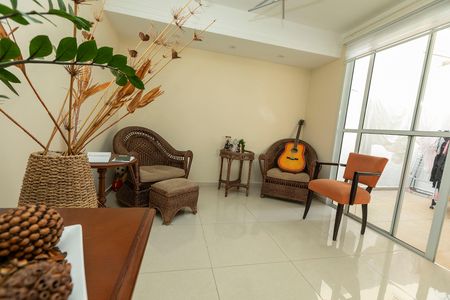 Casa de condomínio à venda com 90m², 3 quartos e 2 vagasSALA DE LEITURA
